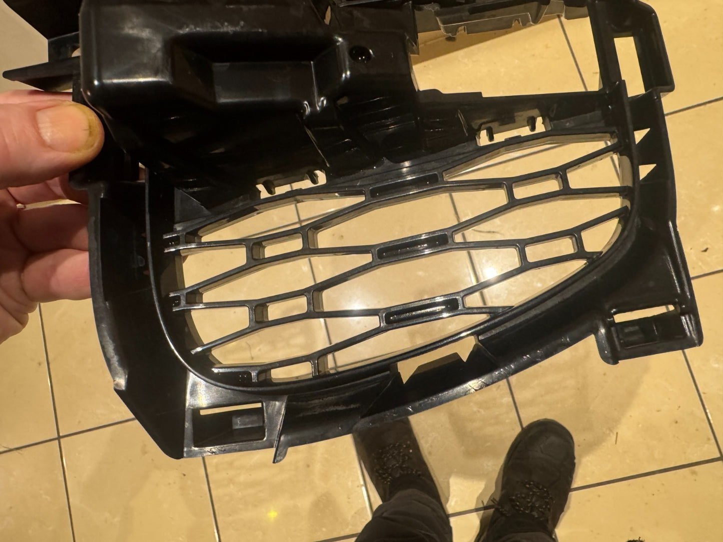 Range Rover Sport Front Bumper Left Grill 2022 ON N9X2-17K947-A Genuine