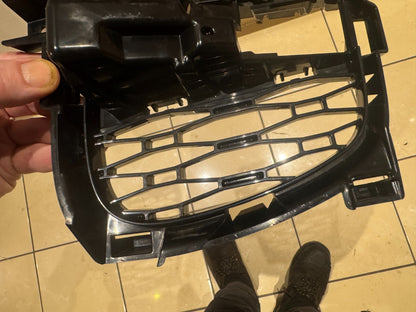 Range Rover Sport Front Bumper Left Grill 2022 ON N9X2-17K947-A Genuine