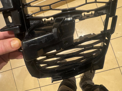 Range Rover Sport Front Bumper Left Grill 2022 ON N9X2-17K947-A Genuine