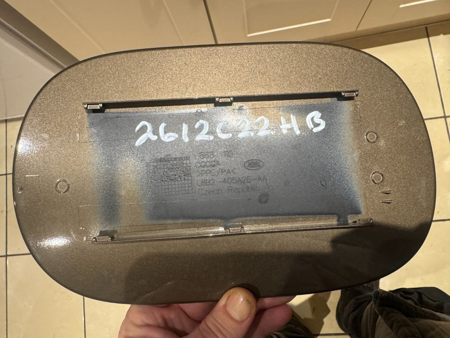 Land Rover Defender L663 2024 Fuel tank cap L8B2405A26AA Diesel/electricity