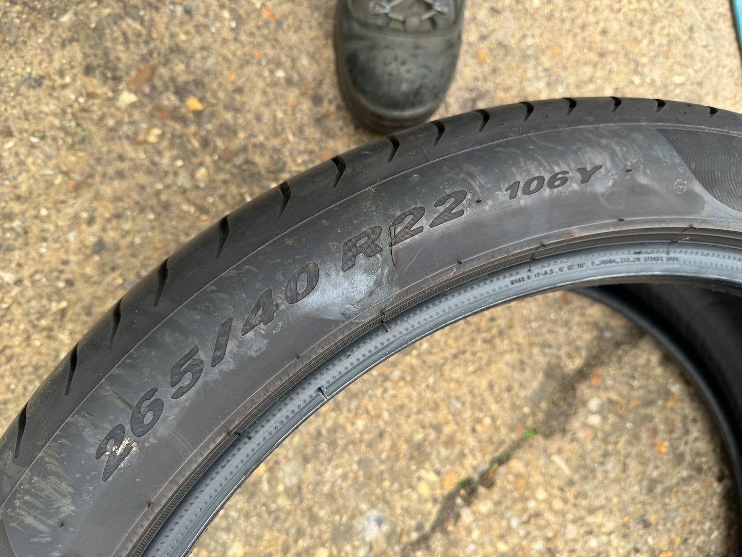 265/40R22 Pirelli PZero JLR 106Y 6.5 mm 2654022 1mm scratch 6.5mm 2023 tyre