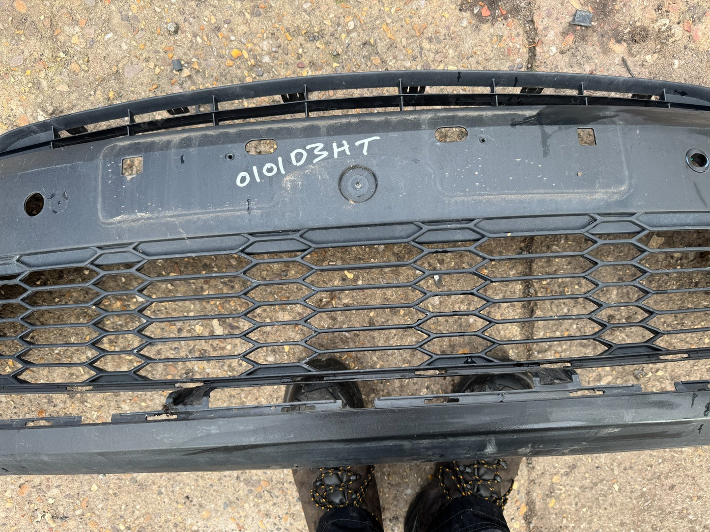TOYOTA C-HR MK1 FACELIFT 2020-2023 FRONT BUMPER GRILL 52129-F4110 Scratched