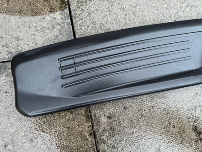 RANGE ROVER L405 REAR LOWER TAILGATE BOOT SILL TRIM CK5213D748A