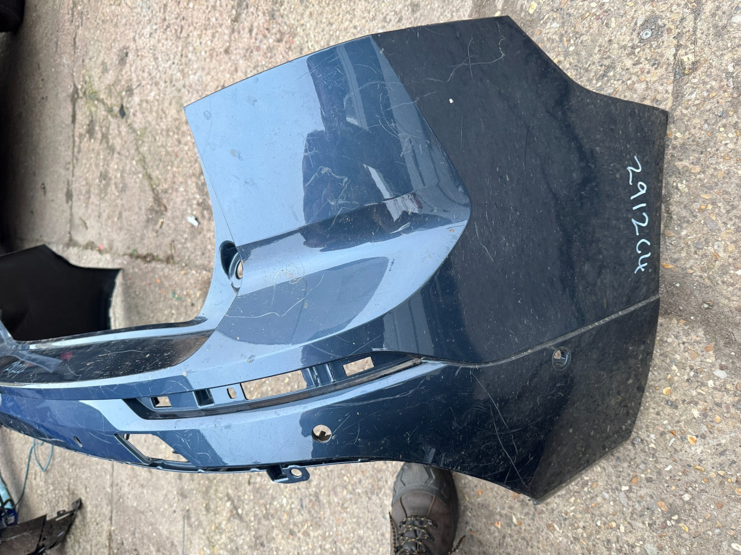 2025 GENUINE VOLVO XC60 REAR BUMPER 2017-ON 31425198 SCRATCHED