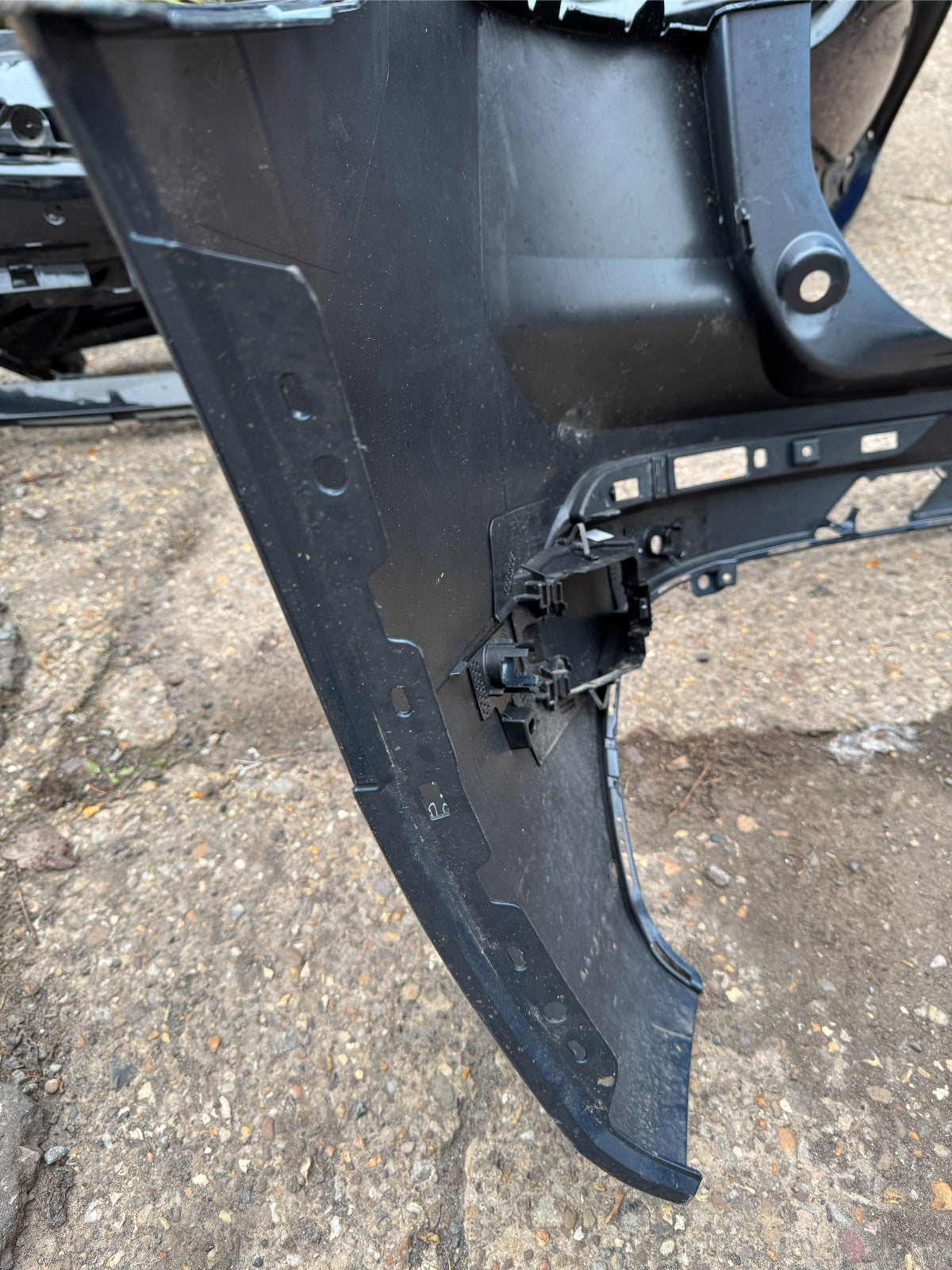 2025 GENUINE VOLVO XC60 REAR BUMPER 2017-ON 31425198 SCRATCHED