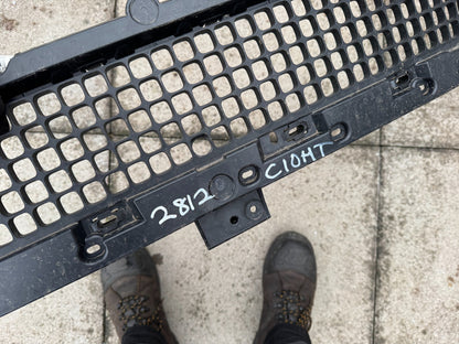 2025 Range Rover Front Centre Grille L663 L8B217K946 L8B217F791