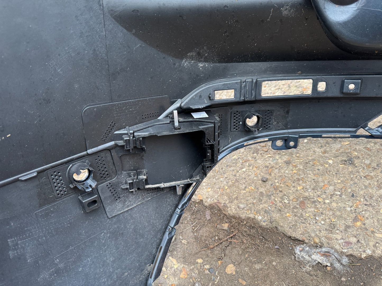 2025 GENUINE VOLVO XC60 REAR BUMPER 2017-ON 31425198 SCRATCHED