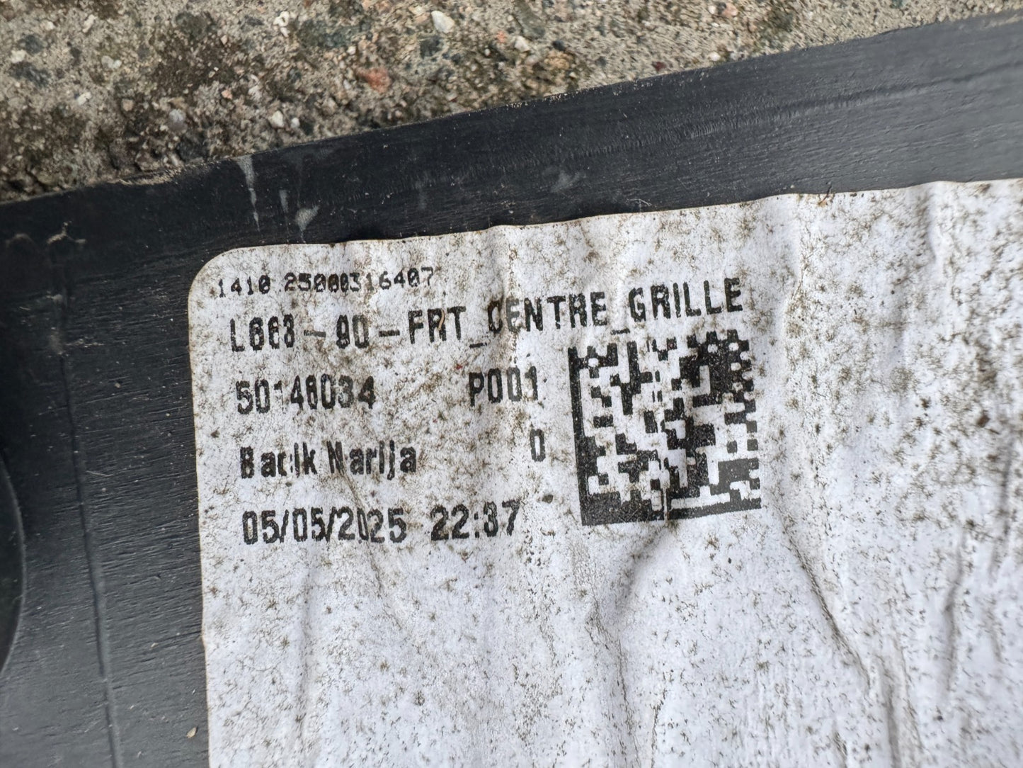 2025 Range Rover Front Centre Grille L663 L8B217K946 L8B217F791