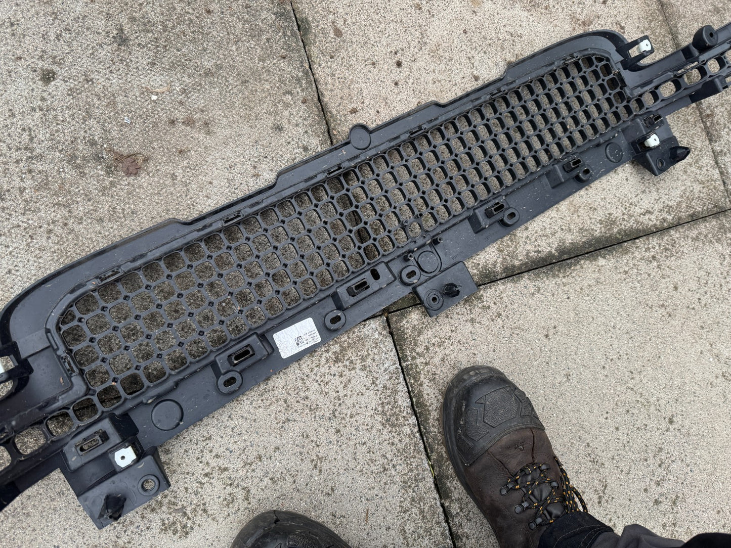 2025 Range Rover Front Centre Grille L663 L8B217K946 L8B217F791