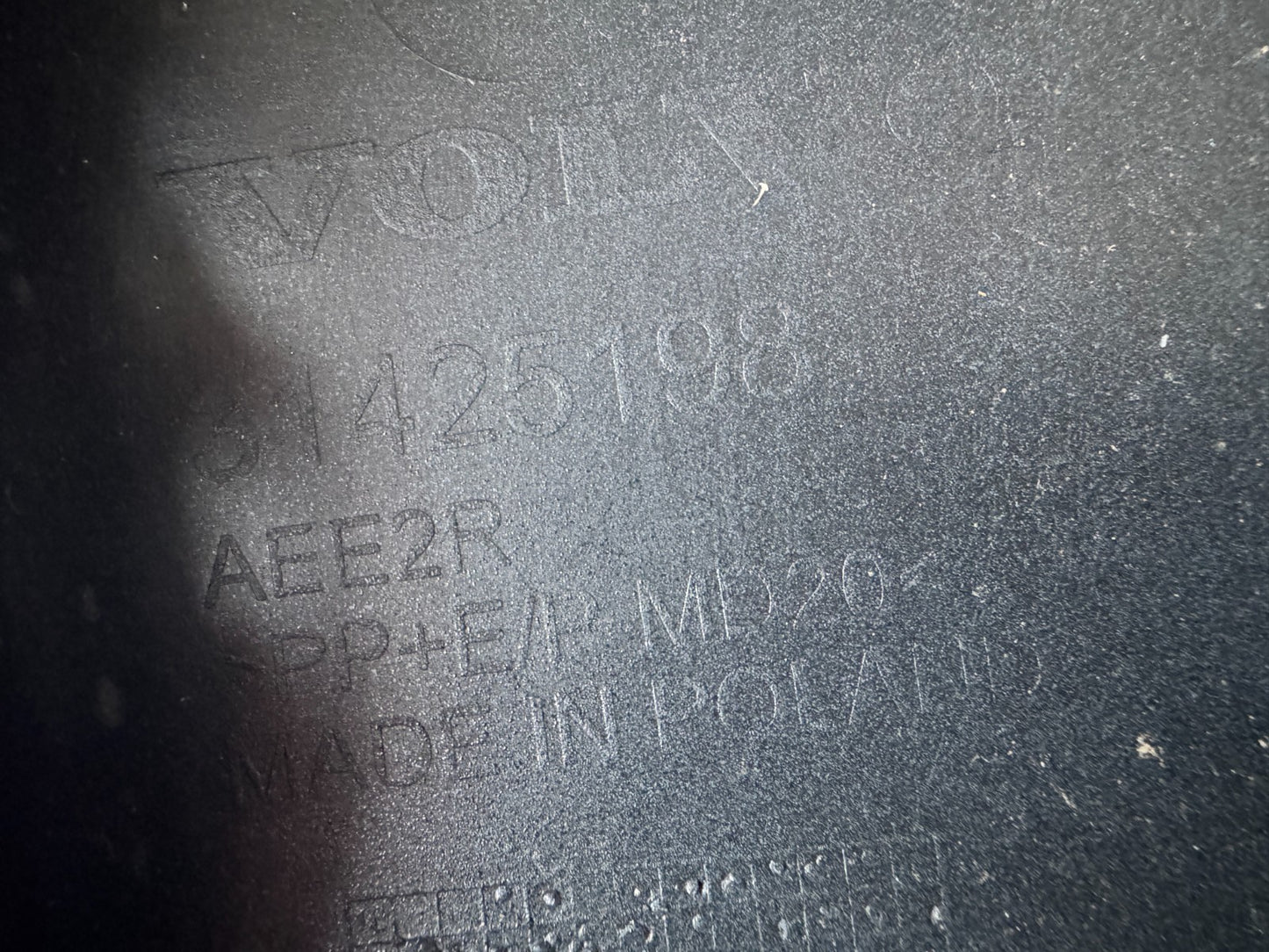 2025 GENUINE VOLVO XC60 REAR BUMPER 2017-ON 31425198 SCRATCHED