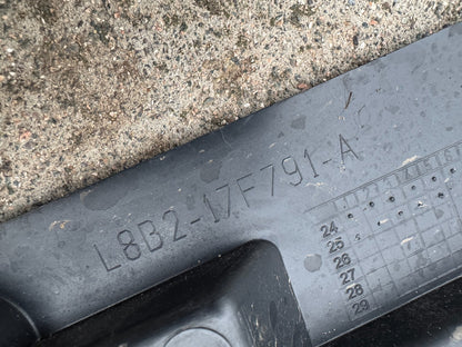 2025 Range Rover Front Centre Grille L663 L8B217K946 L8B217F791