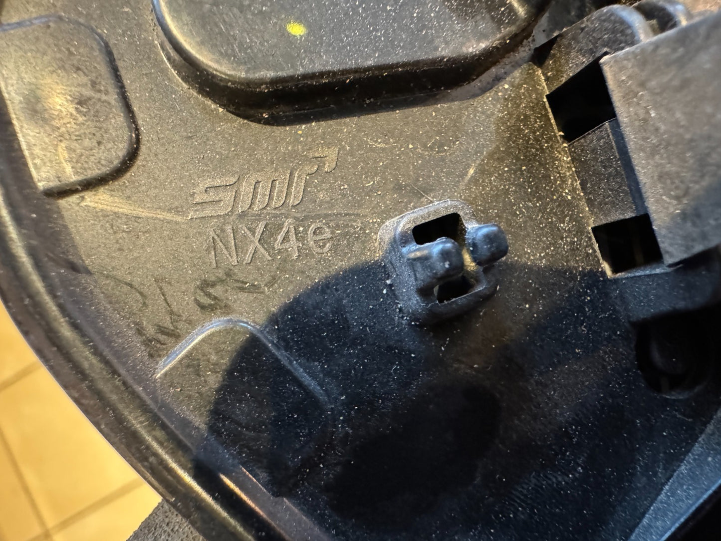 GENUINE HYUNDAI TUCSON MK4 NX4 WING MIRROR GLASS FRONT RIGHT SIDE 2022