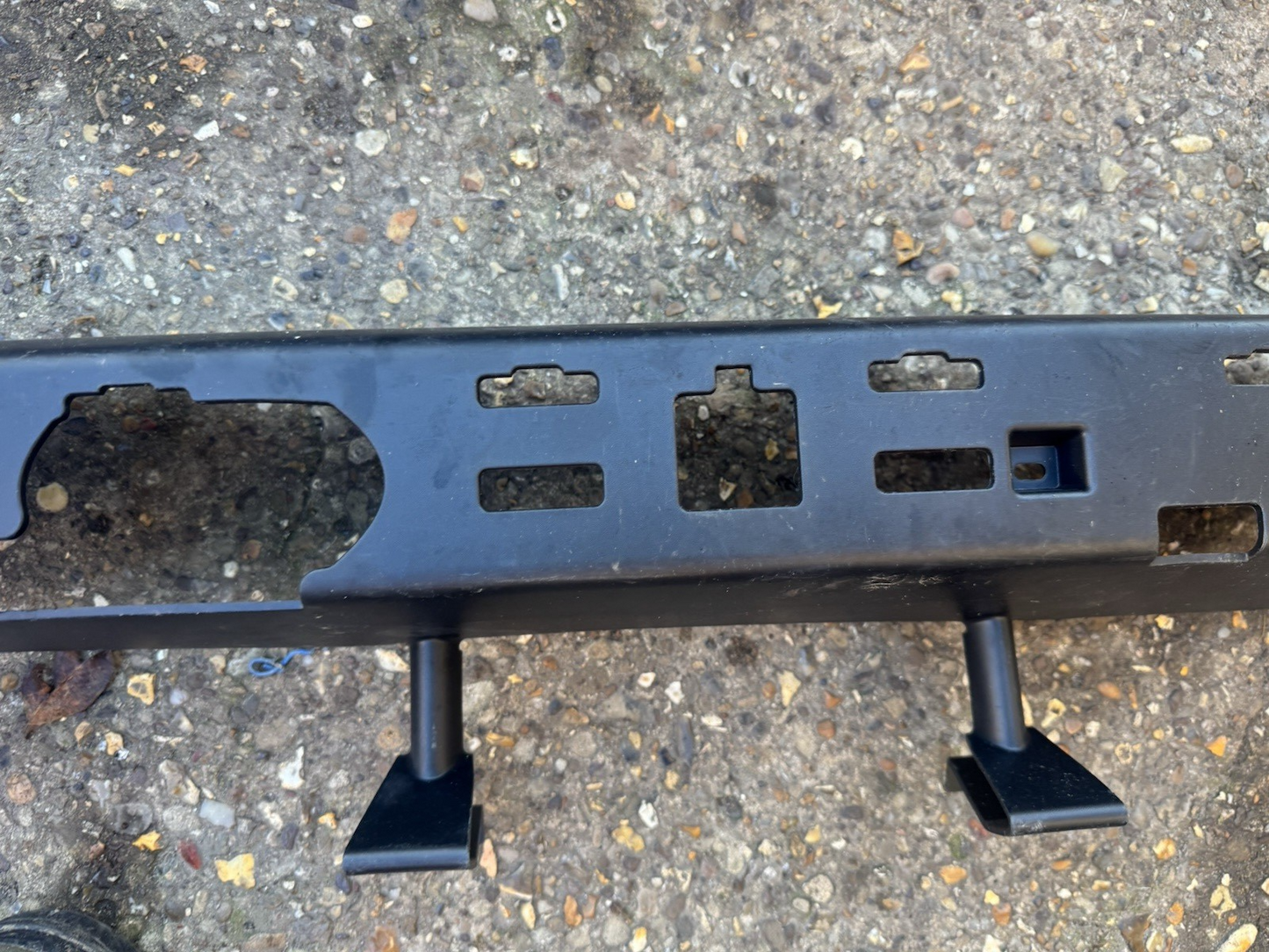 RANGE ROVER SPORT L494 FRONT BUMPER CENTER REINFORCER SUPPORT BRACKET