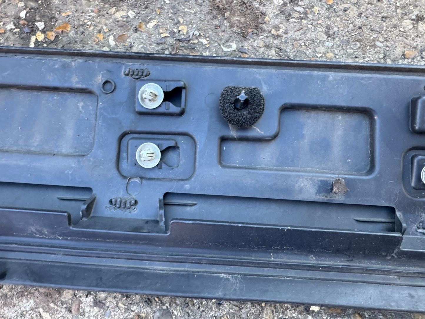 LAND ROVER DISCOVERY L550 13-20 LEFT REAR DOOR MOULDING FK72-21065-ACW