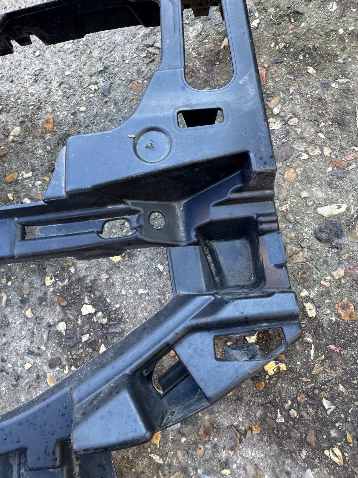 VOLKSWAGEN GOLF MK7 BUMPER MOUNT BRACKET FRONT RIGHT DRIVER SIDE 5G0807724F 2018