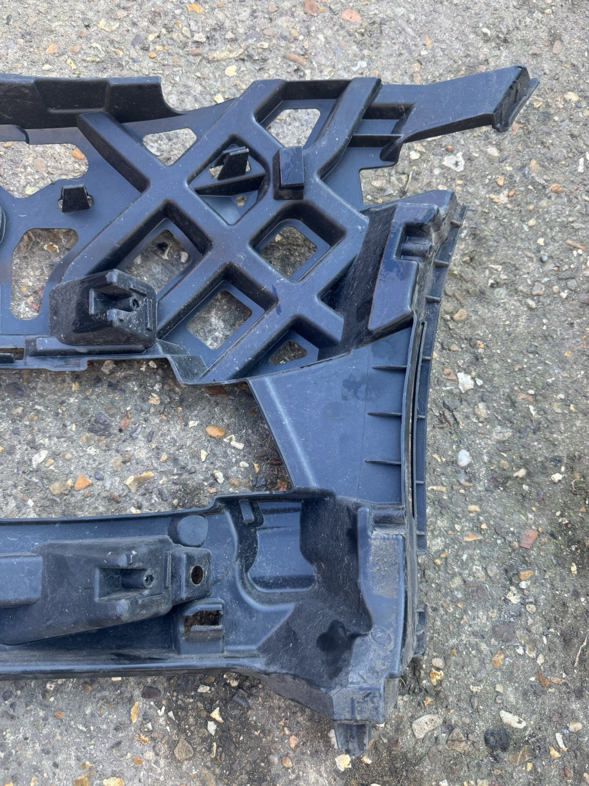 VOLKSWAGEN GOLF MK7 BUMPER MOUNT BRACKET FRONT RIGHT DRIVER SIDE 5G0807724F 2018