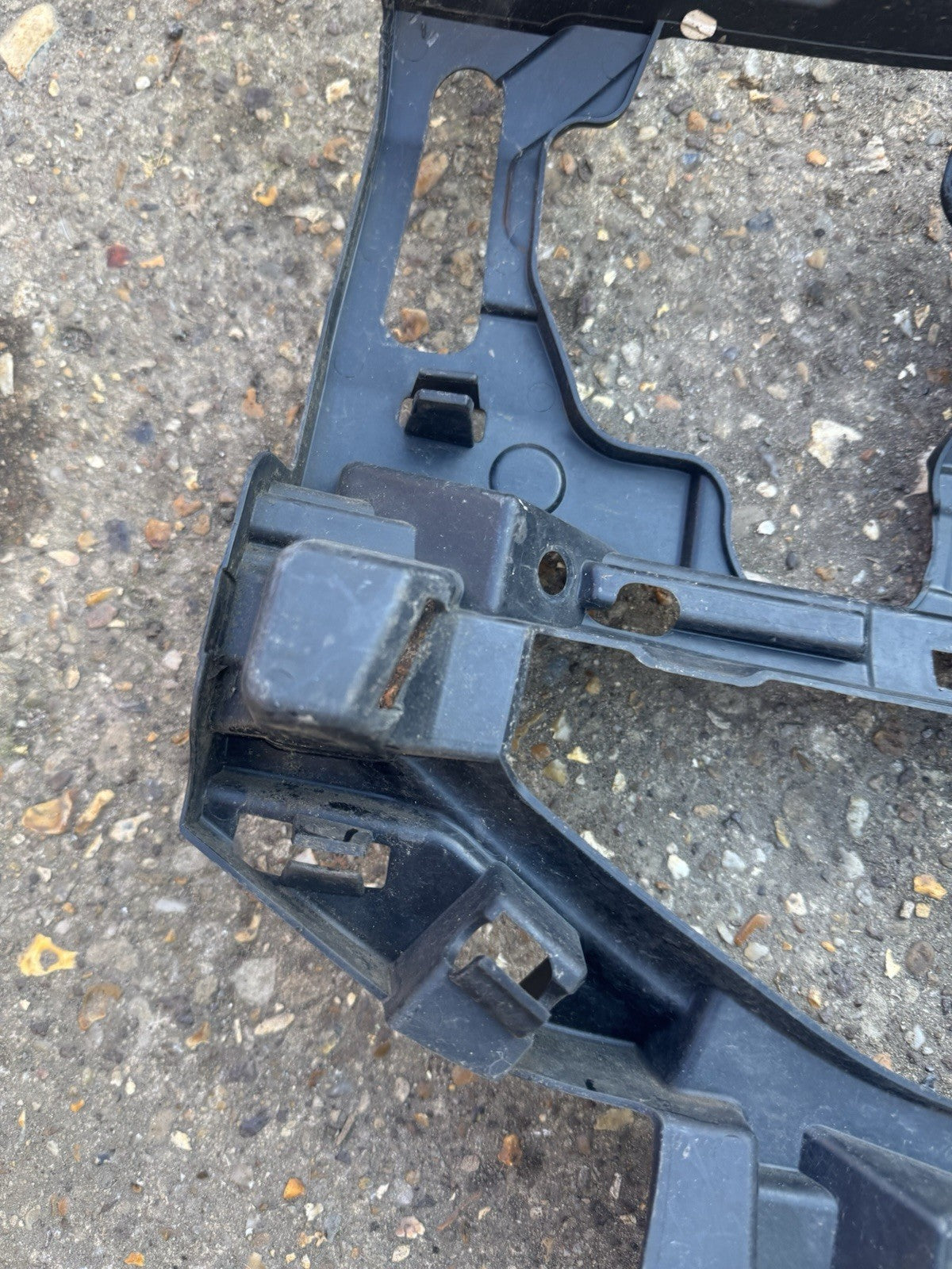 VOLKSWAGEN GOLF MK7 BUMPER MOUNT BRACKET FRONT RIGHT DRIVER SIDE 5G0807724F 2018