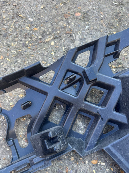 VOLKSWAGEN GOLF MK7 BUMPER MOUNT BRACKET FRONT RIGHT DRIVER SIDE 5G0807724F 2018