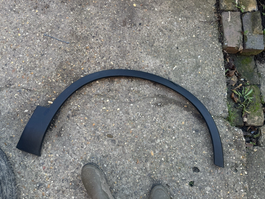 VOLVO XC40 XC-40 FRONT RIGHT DRIVER SIDE WHEEL ARCH TRIM 31448349 (716)