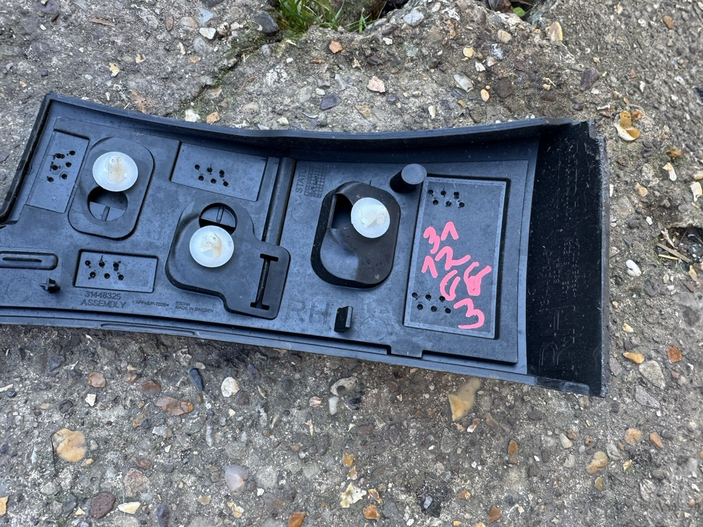 VOLVO XC40 XC-40 FRONT RIGHT DRIVER SIDE WHEEL ARCH TRIM 31448349 (716)