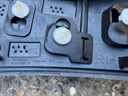 VOLVO XC40 XC-40 FRONT RIGHT DRIVER SIDE WHEEL ARCH TRIM 31448349 (716)