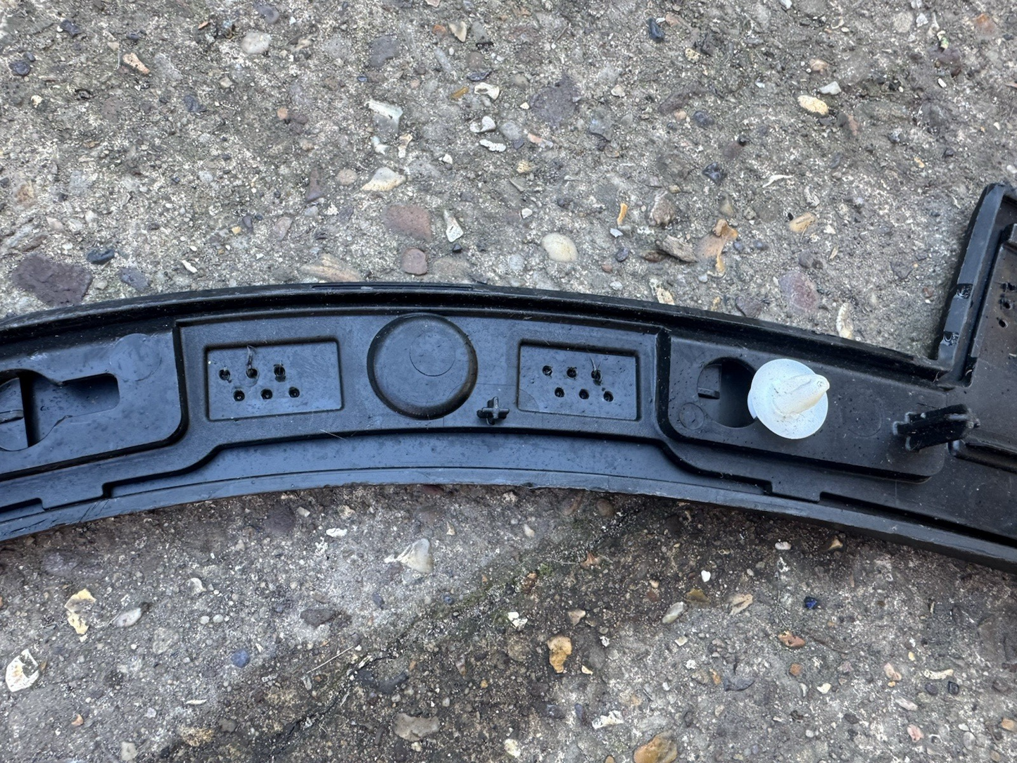 VOLVO XC40 XC-40 FRONT RIGHT DRIVER SIDE WHEEL ARCH TRIM 31448349 (716)