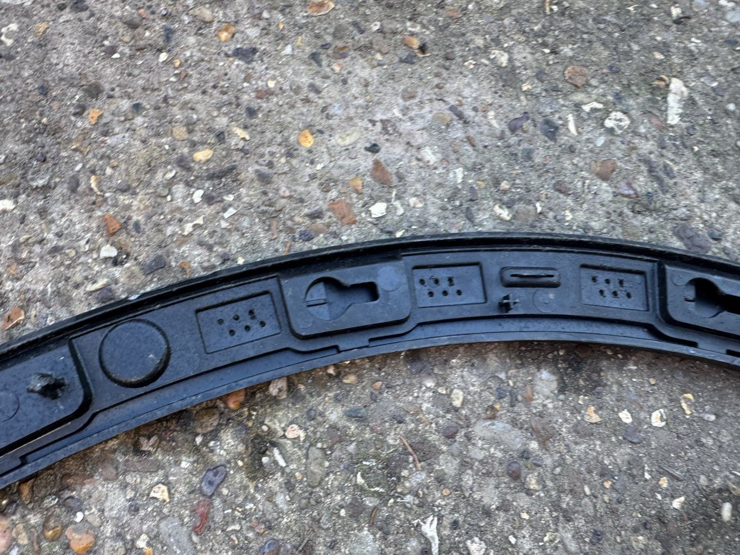 VOLVO XC40 XC-40 FRONT RIGHT DRIVER SIDE WHEEL ARCH TRIM 31448349 (716)