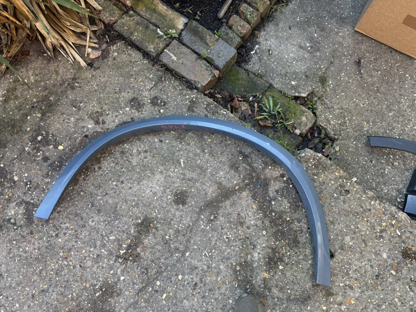 VOLVO XC90 T6 2015- REAR LEFT PASSENGER SIDE WHEEL ARCH MOULDING 31378162