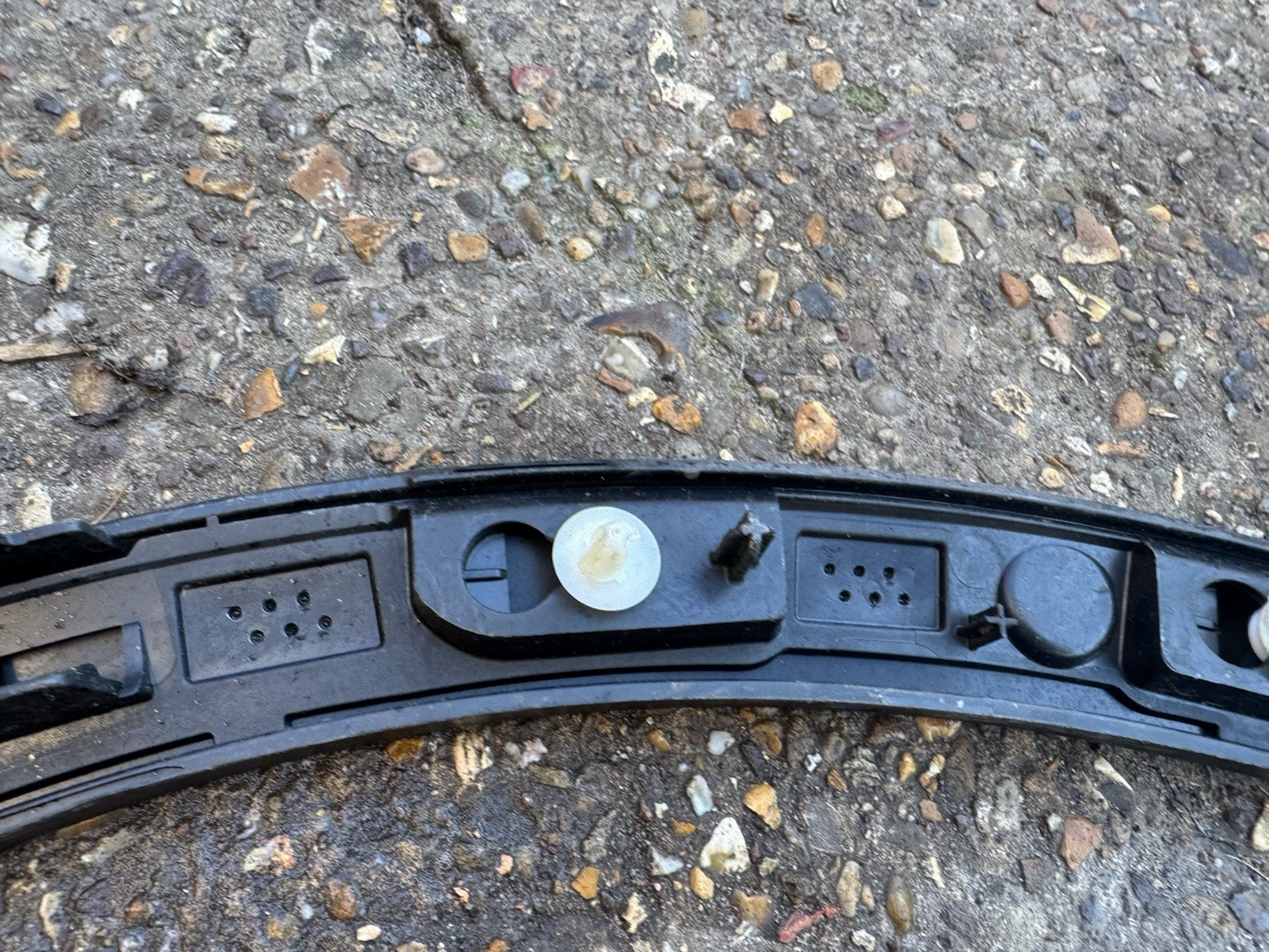 VOLVO XC40 XC-40 FRONT RIGHT DRIVER SIDE WHEEL ARCH TRIM 31448349 (716)