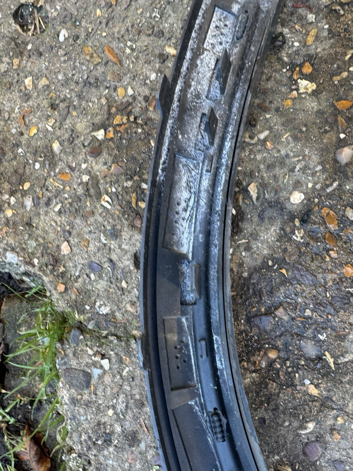 VOLVO XC90 T6 2015- REAR LEFT PASSENGER SIDE WHEEL ARCH MOULDING 31378162