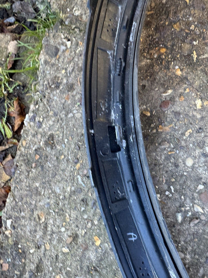 VOLVO XC90 T6 2015- REAR LEFT PASSENGER SIDE WHEEL ARCH MOULDING 31378162