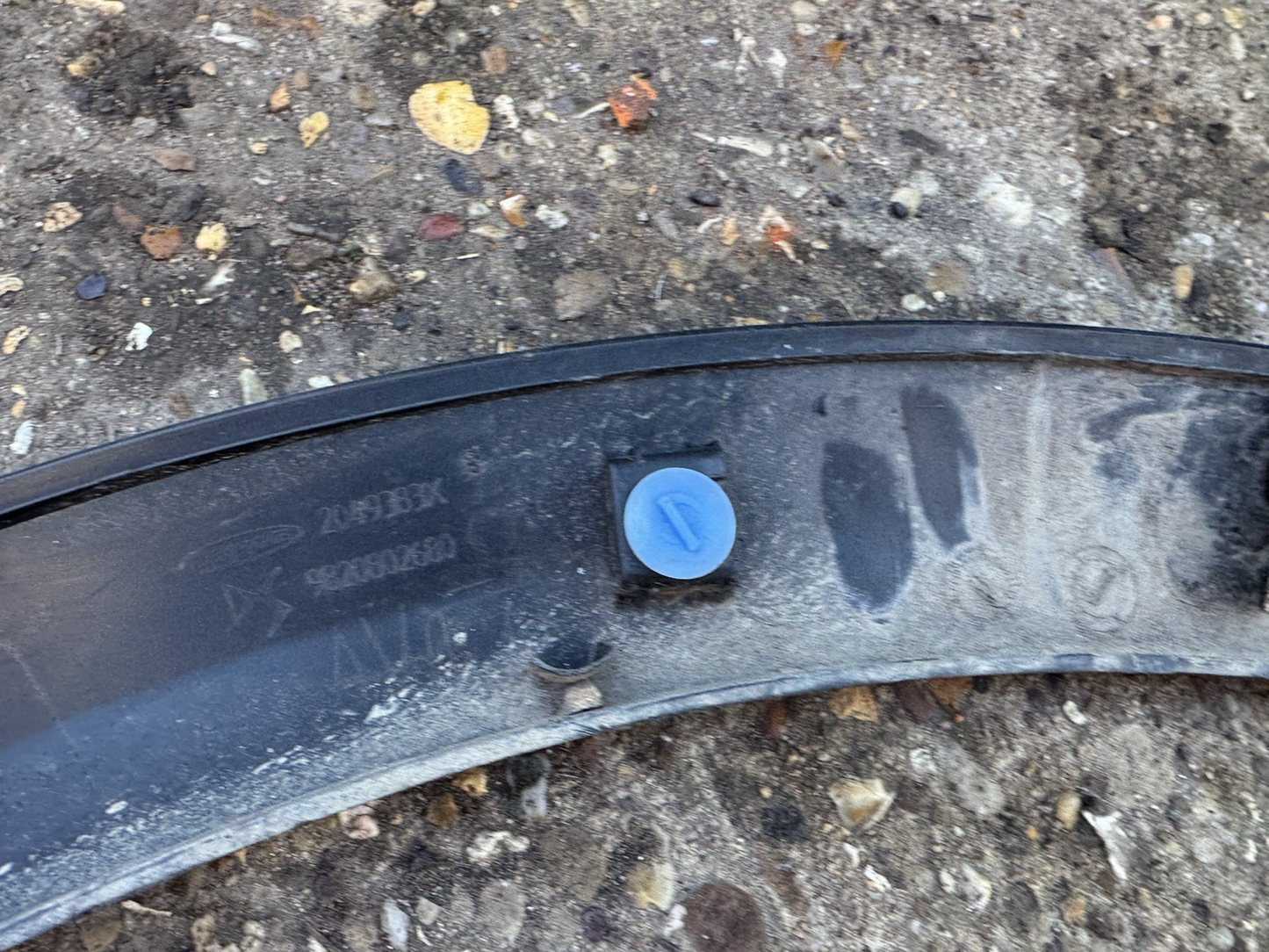 DS 3 DS3 EV MK2 2017on Front Left Wheel Arch Fender Moulding Trim 9820802680