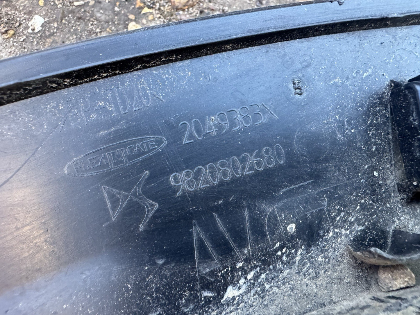 DS 3 DS3 EV MK2 2017on Front Left Wheel Arch Fender Moulding Trim 9820802680