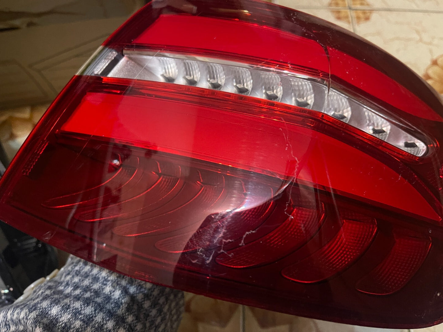 MERCEDES GLC X253 SUV 2016-2019 RIGHT SIDE REAR TAIL LIGHT SCRATCHED AND CHIPPED