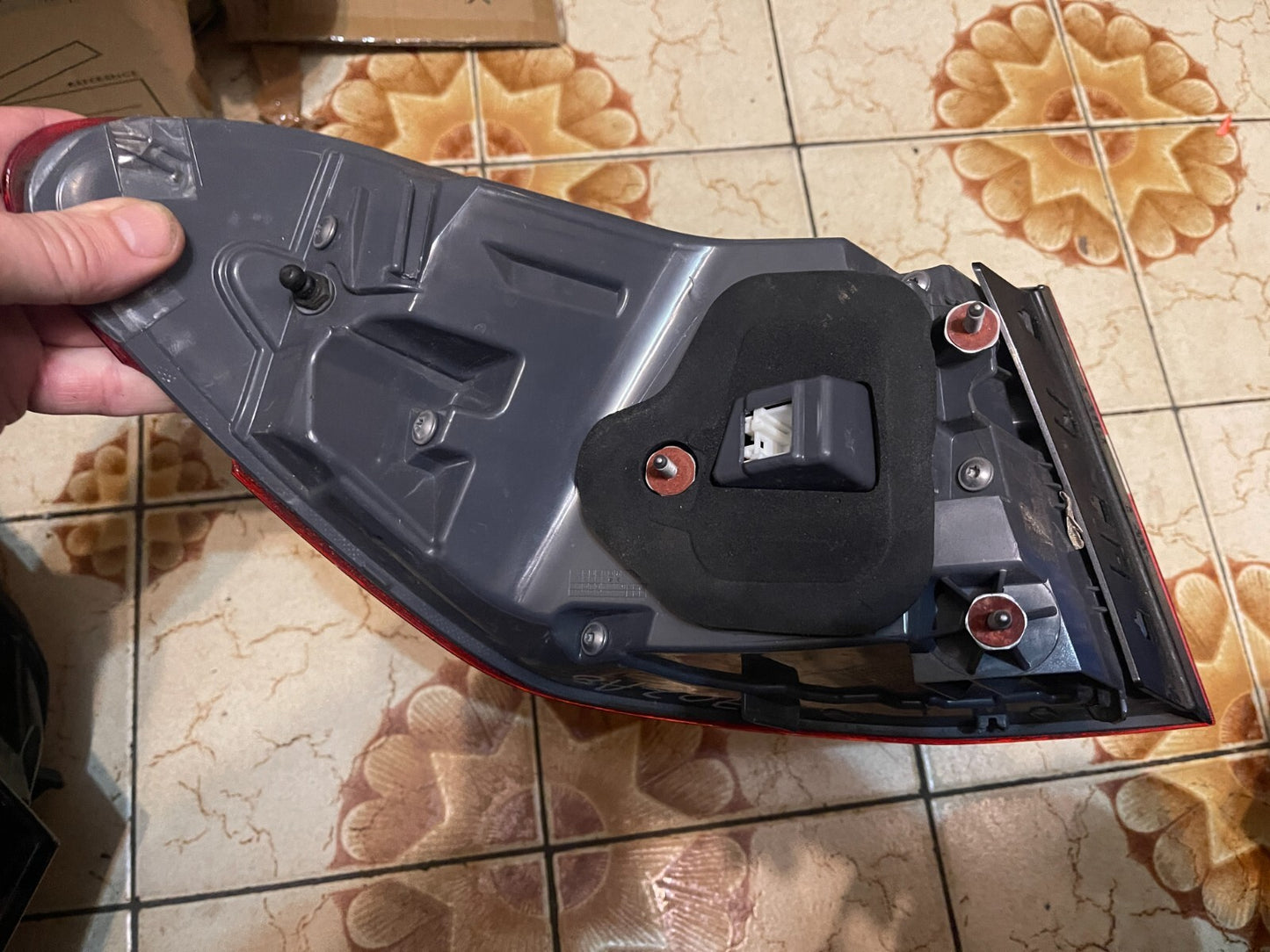 MERCEDES GLC X253 SUV 2016-2019 RIGHT SIDE REAR TAIL LIGHT SCRATCHED AND CHIPPED