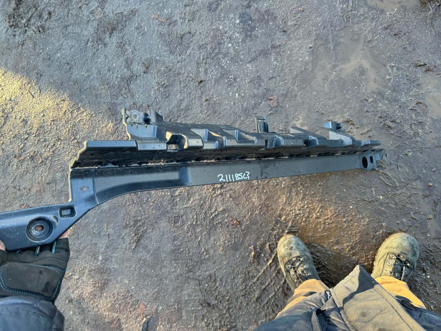 2019 ON L663 LAND ROVER DEFENDER 110 REAR CENTRE BUMPER BRACKET L8B217B861A