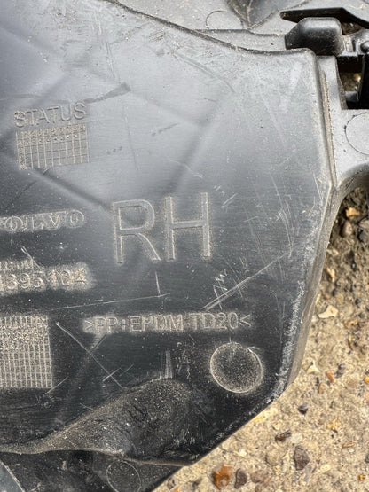 VOLVO V40 2.0 DIESEL REAR BUMPER MOUNT BRACKET RIGHT SIDE 2013 31395104