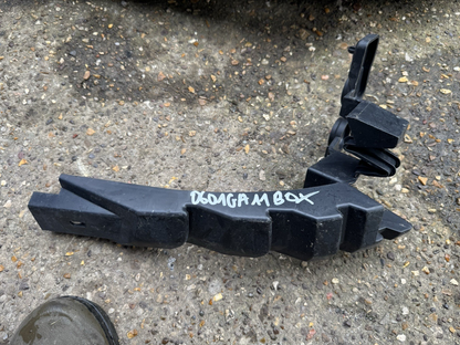 JAGUAR F-PACE X761 2016 REAR RIGHT BUMPER BRACKET MOUNT SUPPORT HK83-17A881-AD