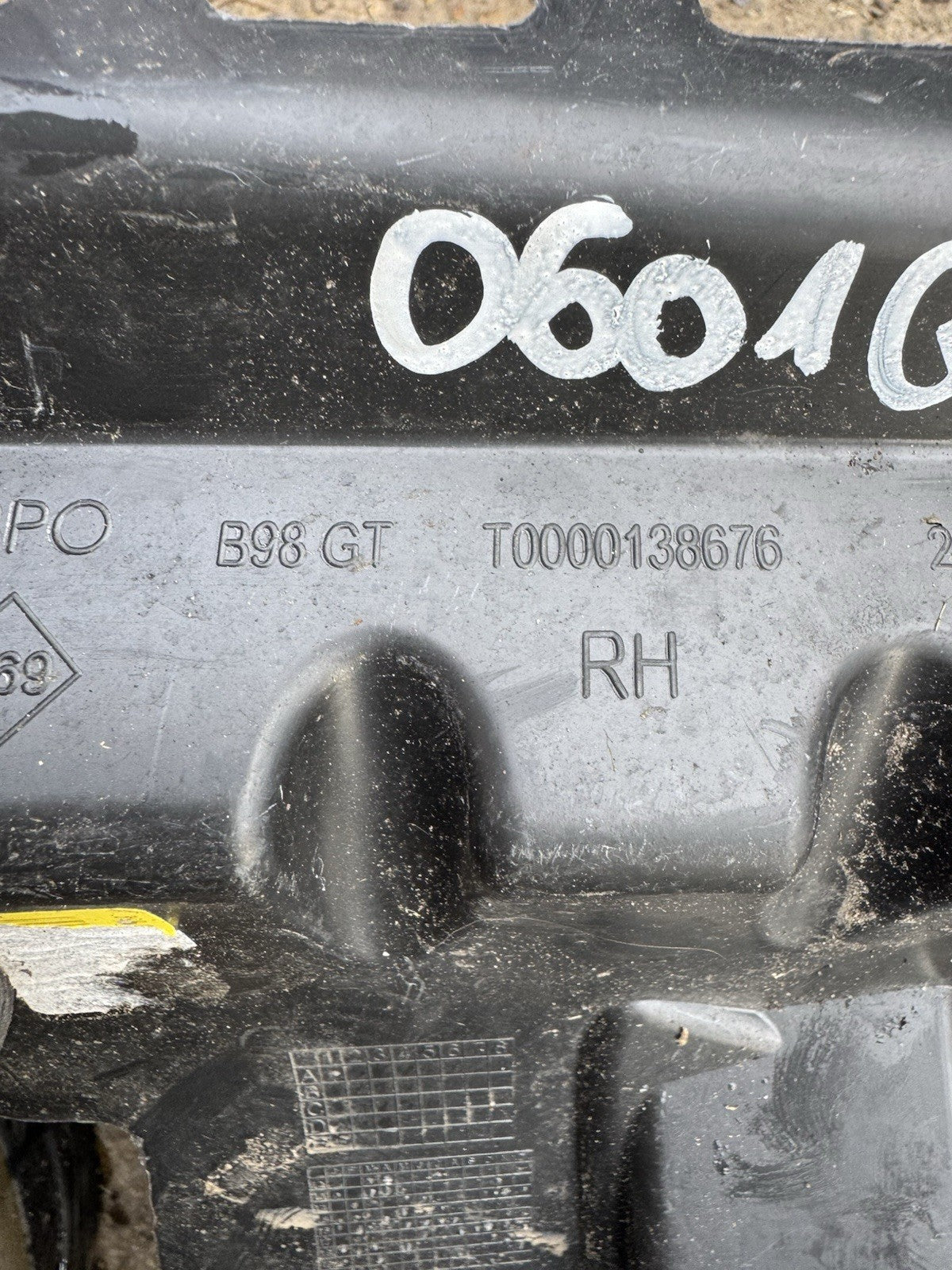 RENAULT CLIO IV Right Front Side Air Duct 269209289R