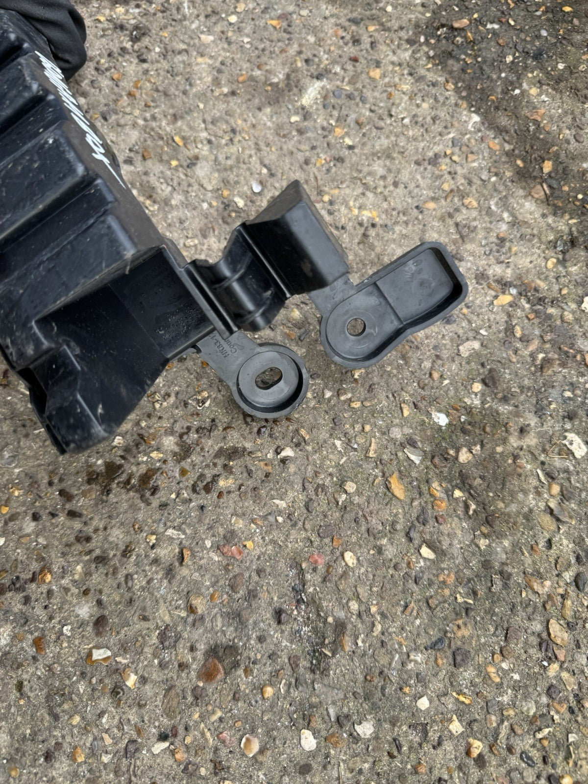 JAGUAR F-PACE X761 2016 REAR RIGHT BUMPER BRACKET MOUNT SUPPORT HK83-17A881-AD