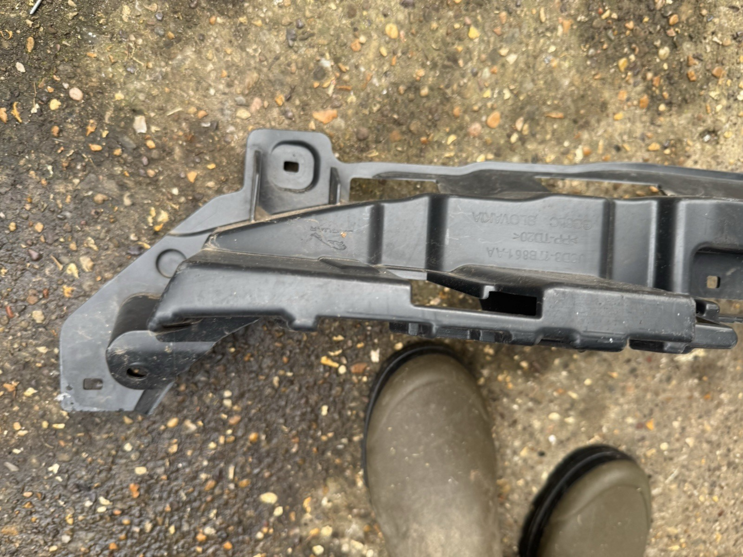 JAGUAR I-PACE X590 Rear Bumper Middle Bracket J9D3-17B861-A 2018 31690367