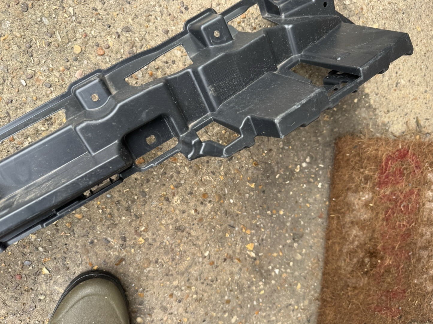 JAGUAR I-PACE X590 Rear Bumper Middle Bracket J9D3-17B861-A 2018 31690367