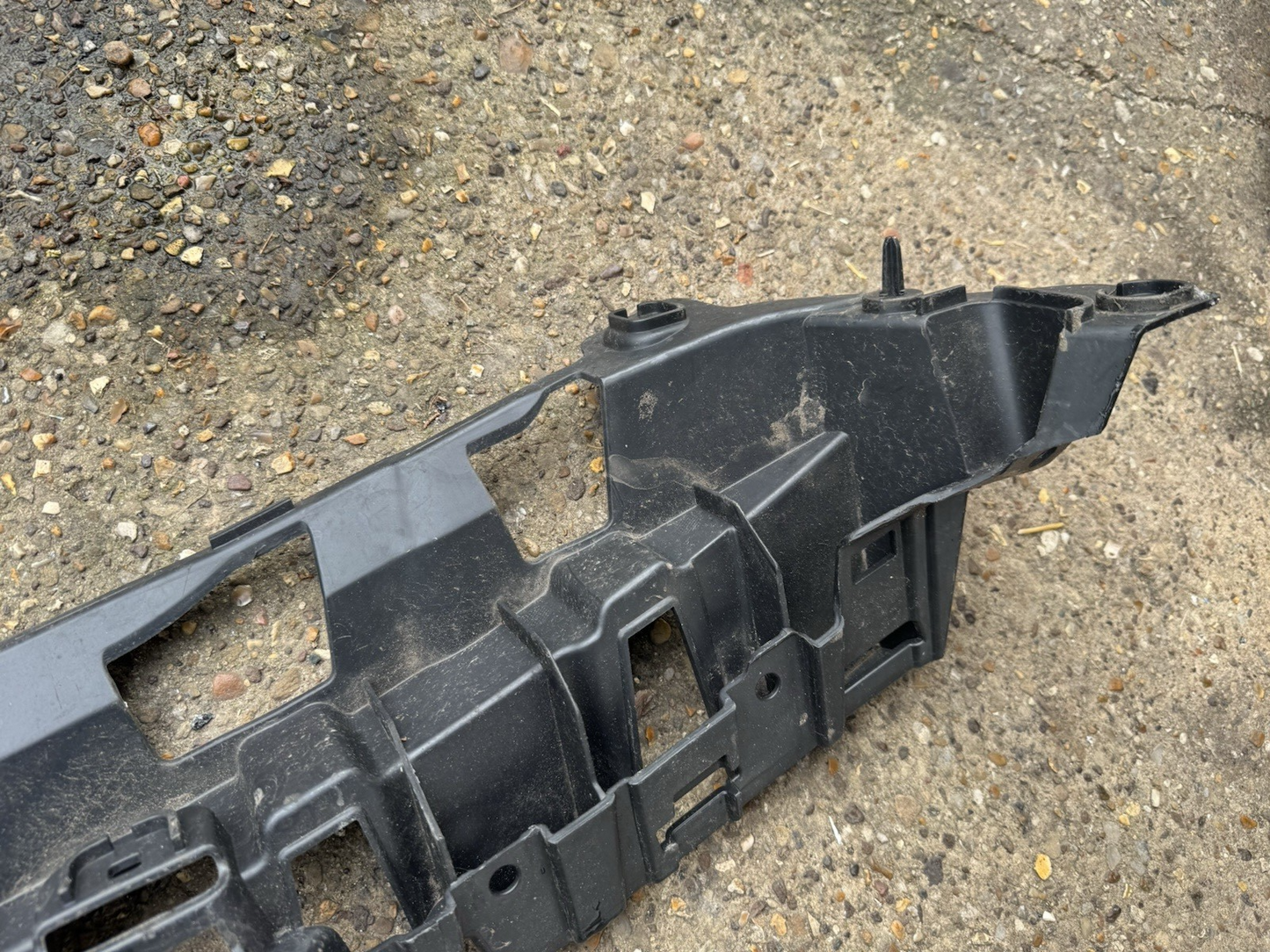 JAGUAR I-PACE X590 Rear Bumper Middle Bracket J9D3-17B861-A 2018 31690367