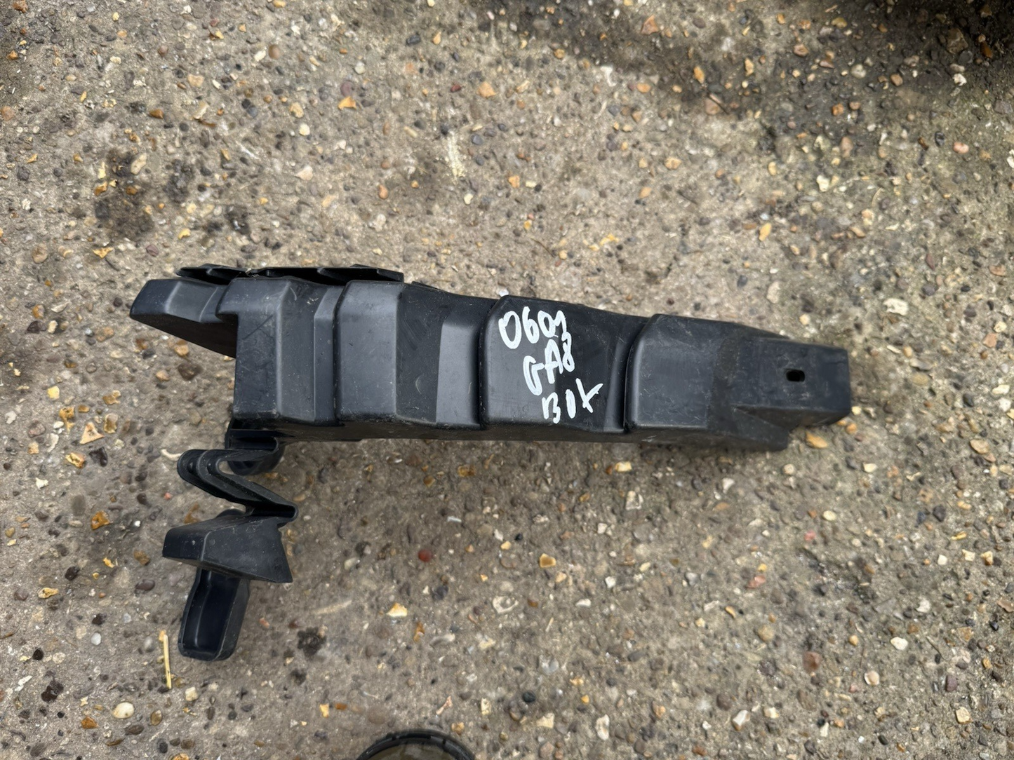 JAGUAR F-PACE X761 Rear Bumper Bracket Right HK83-17A881-AC