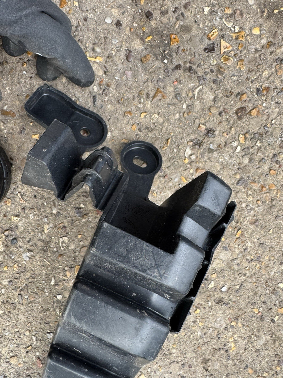 JAGUAR F-PACE X761 Rear Bumper Bracket Right HK83-17A881-AC