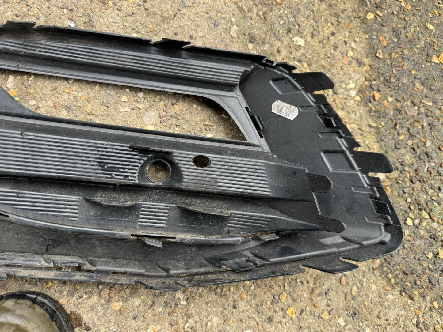 CRACKED !SEAT LEON 2020-2024 FOG LIGHTTRIM GRILLE RIGHT HAND  5FA853666E GENUINE