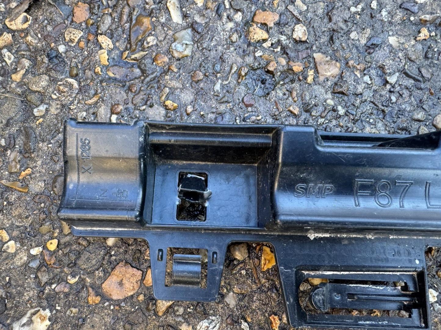 Left Rear Center Side Skirt Mount BMW M2 F87 3.0 M2/M2 Competition 51778065433