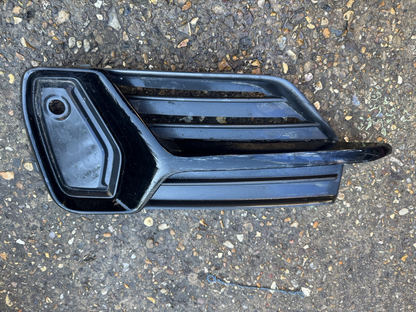 VOLVO XC90 R‑DESIGN 2015–2024 LEFT FRONT BUMPER FOGLIGHT GRILLE 31383839#S179-03