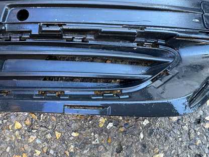 trim Grille Bumper Front Right Side VOLVO XC90 31663843