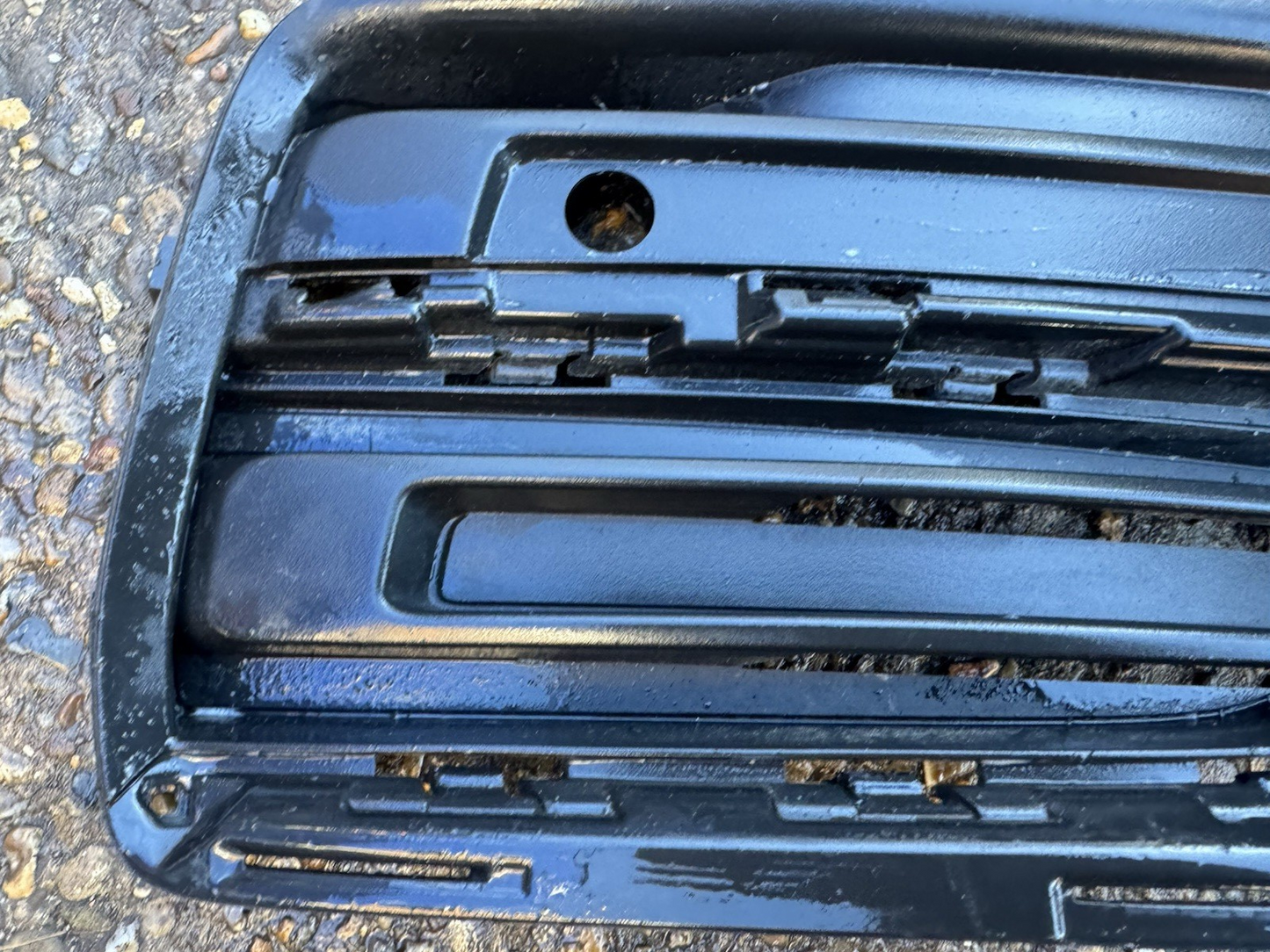 trim Grille Bumper Front Right Side VOLVO XC90 31663843